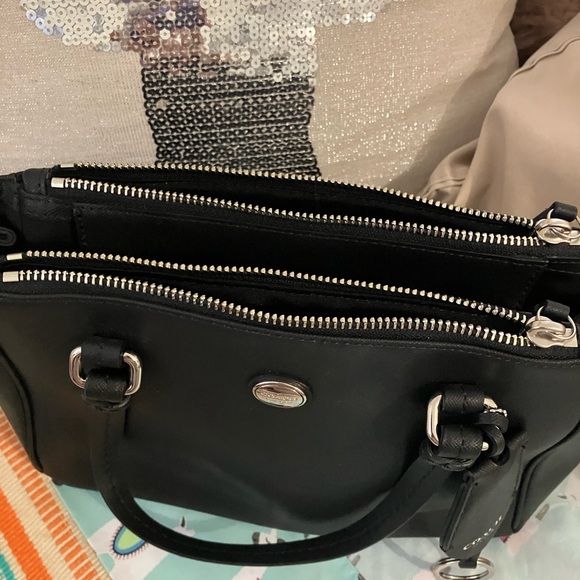 Coach hand bag - Picture 10 of 10